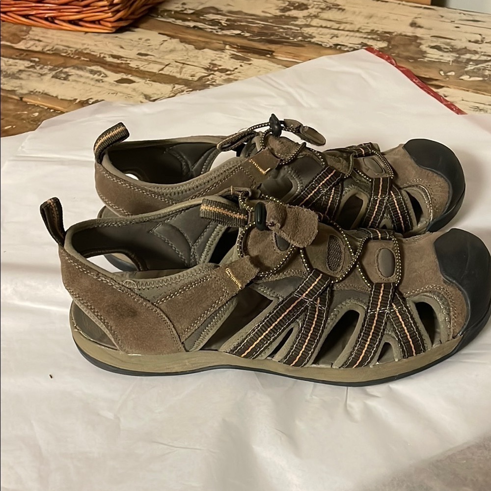 Croft & Barrow Brown Sport Sandals with Adjustable Straps - Picture 3 of 8